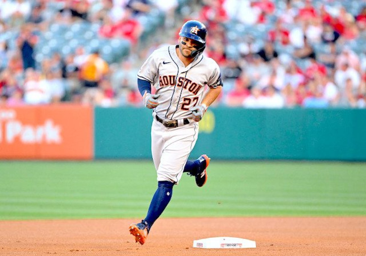 Jose Altuve - Fantasy Baseball Rankings, MLB Injury News, Draft Sleepers