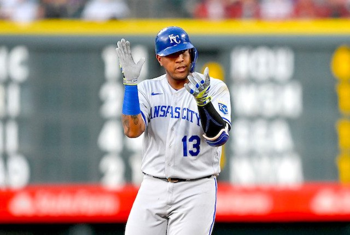 Salvador Perez - Fantasy Baseball Rankings, Draft Sleepers, MLB Injury News