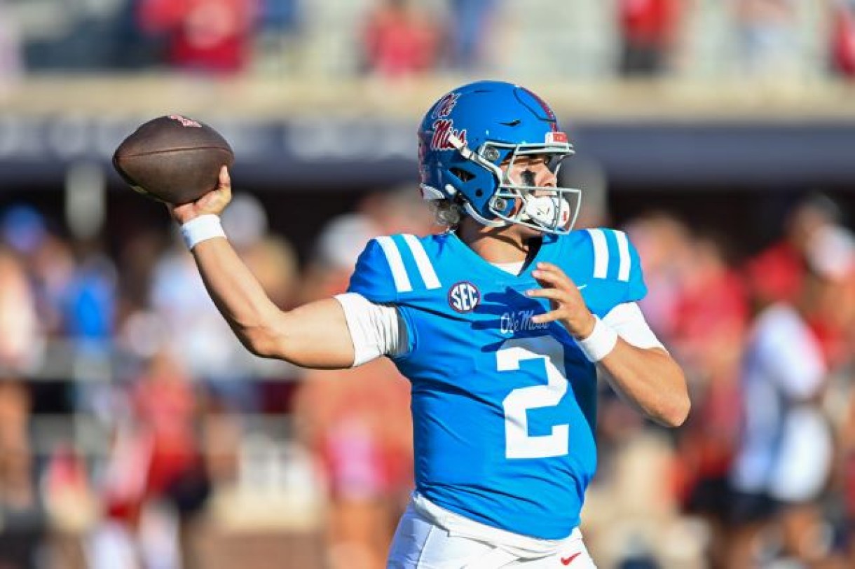 Jaxson Dart - College Football Rankings, NCAA CFB DFS Lineup Picks